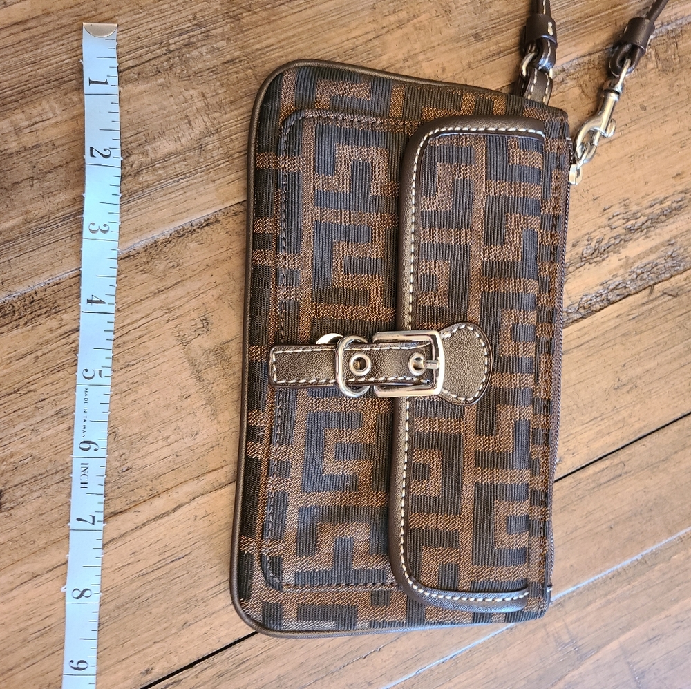 Wristlet - Picture 6 of 6